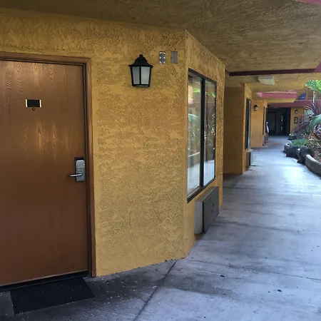 Studio 6 Suites Gardena, Ca-2